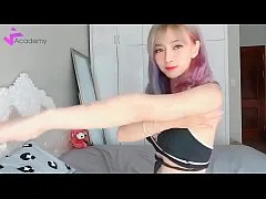 คลิปหลุดคนดังเอเชีย เน็ตไอดอลสาวจีนรีวิวครีมสุดเสียวจนหัวนมโผ่ลหัวนมอมชมพูน่าเลียน่าดูดสุด