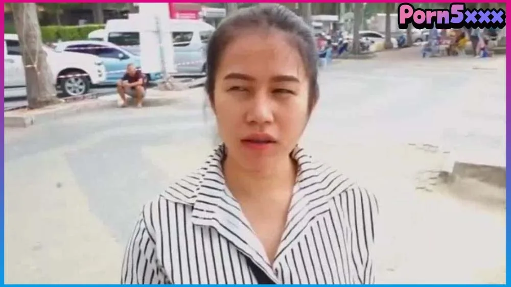 แม่ค้าสาวไทย หนุ่มใหญ่ฝรั่ง ซื้อดอกกุหราบ 1 ดอกให้ 2 พัน ถ้าไปห้องให้เพิ่มอีกเลยยอมไป โดนเ